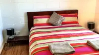 The Picker's Hut - Peaceful vineyard setting Hotels in Monash