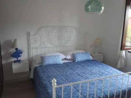 Detached villa on 2 levels, newly renovated and super-equipped