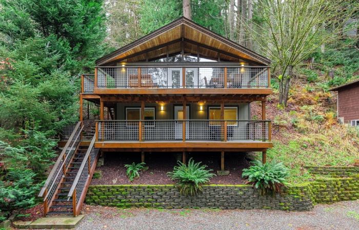 Forest Retreat with Two Kings and Expansive Deck