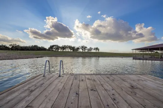 Spacious Lake Travis retreat with stunning views and huge gameroom!
