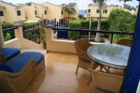 Very spacious bungalow with terrace, sea views, community pool and jacuzzi.