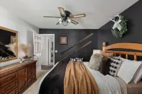 Spacious Multi-Family Retreat with on Site Hot Tub, Sauna & Game Room Hotels in 