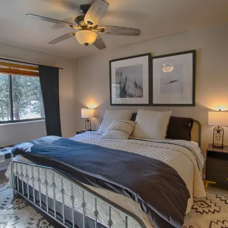The Cabbage in Bison Ridge is minutes away from dining, hiking, and snow skiing.
