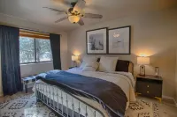 The Cabbage in Bison Ridge is minutes away from dining, hiking, and snow skiing.