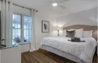 The Restful Retreat- Sleeps 6 Duke UNC Chapel Hill, Pet Friendly Hotels near Food Lion