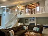 NEW Beautiful, Spacious Lake House - Wifi