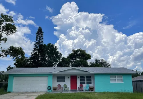 Curly Sunshine – Spacious 4Br, 2Bath Retreat in the Heart of Clearwater, Florida