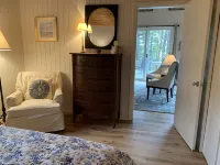 Coveside Cottage-on the shore overlooking Bass Hbr