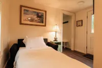 The Jasmine Bunkhouse-