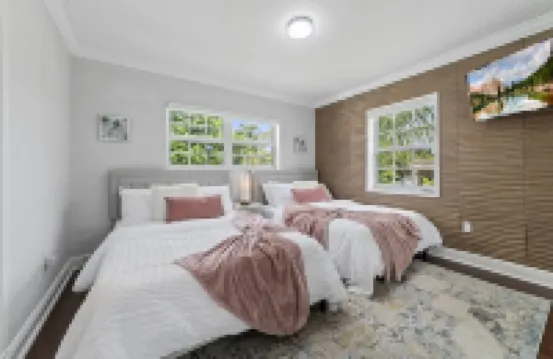 Family Retreat 5Br/Private Beach/Pool/Games & BBQ