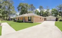 Spacious 4BR for Groups - 3 min to Woodlands Mall, Concerts & More! - 3-Star