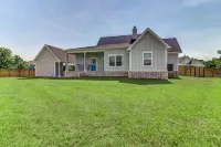 Bright beach house steps from the sand & memories - 3-Star