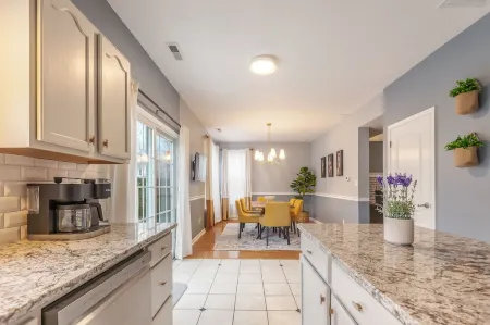 Grand Park Home, 10 min to Westfield Downtown