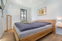 Exclusive Apartment in Central Location with Garden, Fireplace, Wlan, PS5, Fifa25, Karaoke