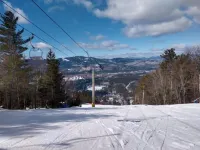 Spacious Year Round Condo Retreat to the White Mountains