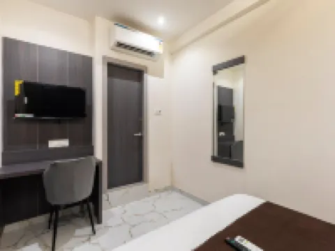 阿蒂拉博裏瓦利酒店 鄰近Borivali Railway Station的酒店