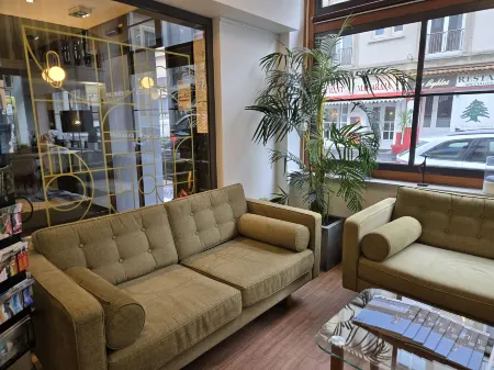 Sure Hotel by Best Western Lorient Centre Отели в г. Лорьян