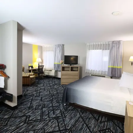 Super 8 by Wyndham Perryville