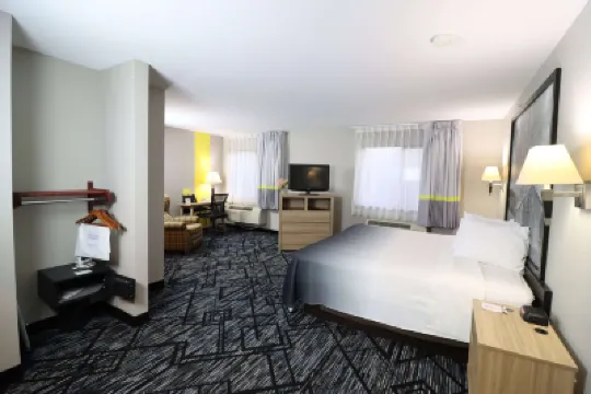 수퍼 8 바이 윈덤 페리빌  호텔