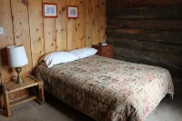 Enjoy a Get-A-Way @ this cozy log cabin on Eagle Nest Lake, in Eagle Nest NM!!