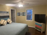 LBJ Waterfront Retreat-Large Quiet Cove, Great Views, Family Friendly, Discounts