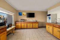 Comfort Inn & Suites Near Kino Sports Complex - breakfast