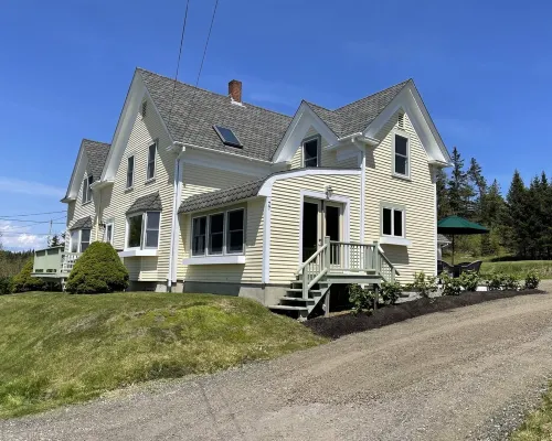 Spacious, Newly Remodeled House With Chef Kitchen On The Ocean Hotels in Saint George