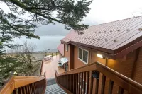 Mountain N' Shores Chalet