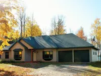 Northwood's Fish Haven on Beautiful Moose Lake; 2 kayaks, Lilly pad & game-room Hotels in Round Lake