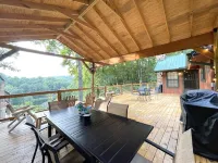 Bear Mountain Lodge: 5 Min Gatlinburg &Pigeon Forge; Hot Tub, Gameroom, Internet