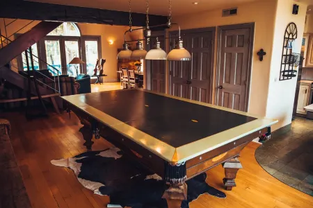 Beautiful 1800's Barn Отели в г. LaPorte County