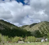 West Ketchum Townhouse Short Walk to Downtown Ketchum and Lifts-Hot Tub