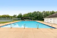 Free Daily Activities, Bikes,Grill, Pool&Tennis, Bhchairs, 5 Minutes from Beach! - Swimmingpools