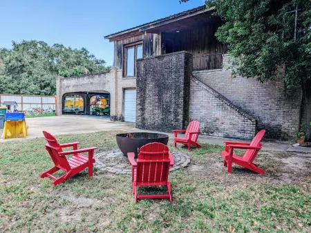 Perfect Family Escape: Playground, Fire Pit, Games & Boat Parking Near Kemah!