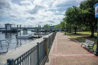 Downtown Historic New Bern Apartment Next door to Birthplace of Pepsi