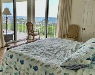 New! Stunning Expansive Gulf+Bay Sunset Views,LargeDeck, 2 Living Rms & 2 Bedrms