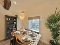 Elegant Apartment in Prime Central Location