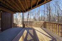 Cozy and serene fishing cabin, Family Traditions,  private dock and lake views.