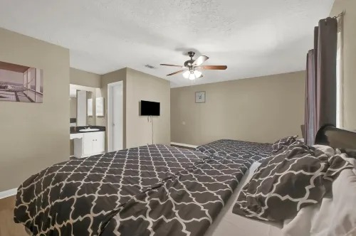 Family Retreat: Patio, RokuTV, Sleeps 10