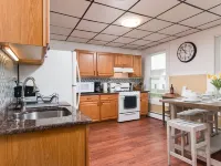Charming apt -2 Bedroom -Close to Beach/Sleeps 6 Hotels in Ipswich