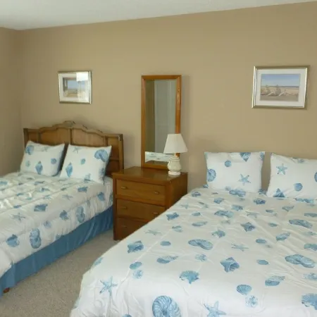 Oceanfront Sea Colony Spacious Condo with Great Ocean Views!