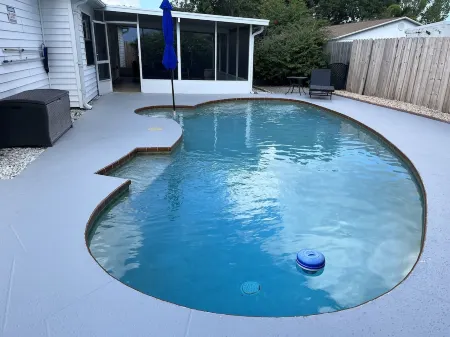 Vacation Home w/ HOT TUB, 2 MASTER BEDROOMS, HEATED POOL NEAR BEACHES! Отели рядом с достопримечательностью «Олдсмар Литл Лиг»