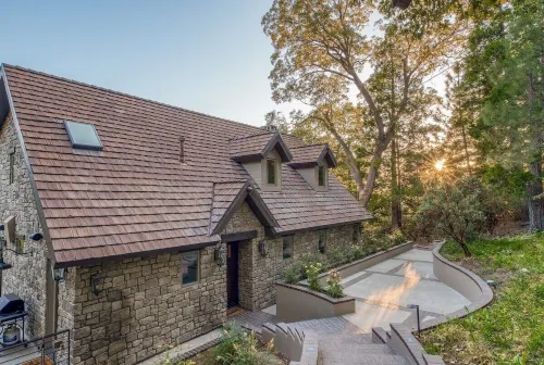 Lake Front Modern Luxury