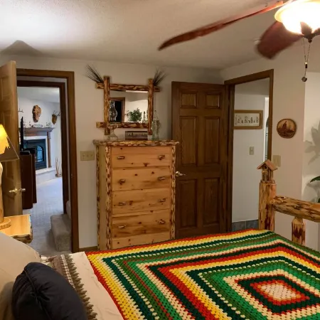 Lakehouse Paradise w/ Hot Tub Near Cascade Mountain