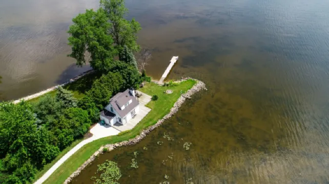 The Little Lake House - Private/Secluded Pennisula - Lake Winnebago