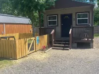 Pet friendly cabin in quiet Plainview with WiFi, AC Hotels in Plainview