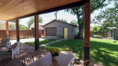 Stylish centrally located 5-bedroom house in enjoyable Cedar City with AC, WiFi