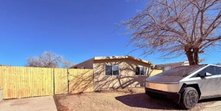 Page Lake House! Full House, Freshly Remodeled, Boat, RV Parking, Center of Page