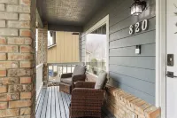 The Blue Haven Getaway, with Window AC Units in the Summer. - Wi-Fi