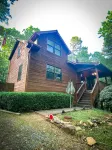 Cozy Mountain Loft Cabin - King Suite, Pool Table, Foosball & Fire Pit!